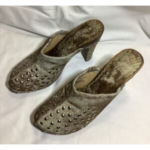 Bridget Shuster como print wooden clogs size 10